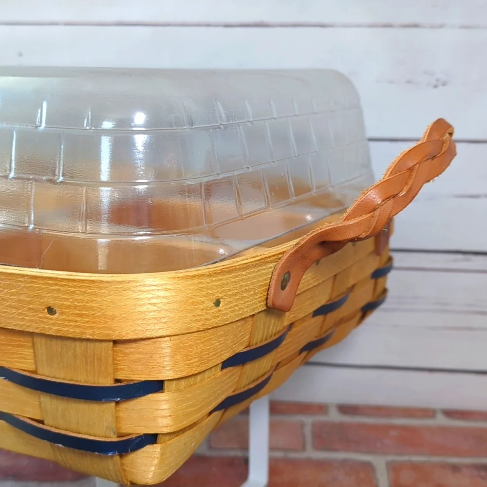 Vintage Peterboro Buffet Picnic Basket with Leather Handles and Dividers‎ Lid